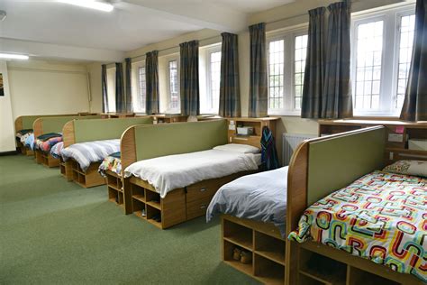 Boarding House .